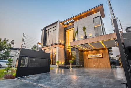 Near To Commercial 10 Marla Modern Luxury Living Villa For Sale
