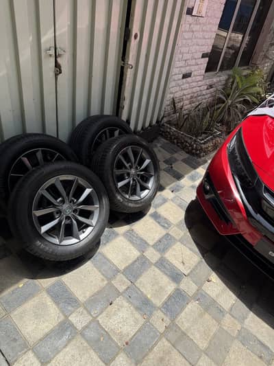 Honda civic 2021 original rims with tyres