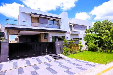 10-Marla Ultra Modern Bungalow For Sale At Top Location Near Park Commercial