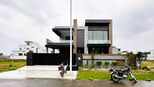 10 Marla Modern Top Location Bungalow For Sale Near Park Masjid