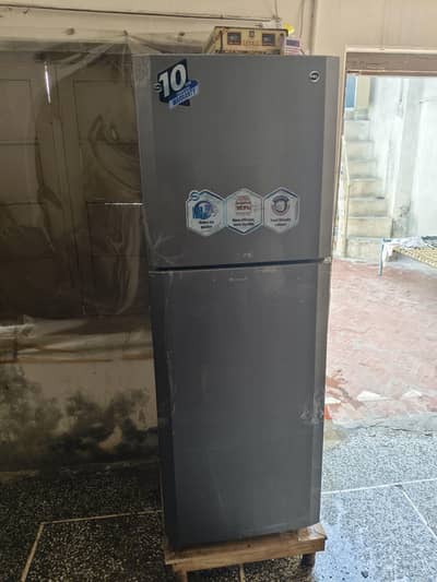 Large Size Refrigerator in Metallic Texture Grey