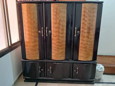 iron almirah for sale