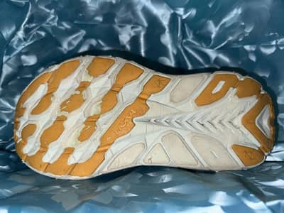 hoka shoes