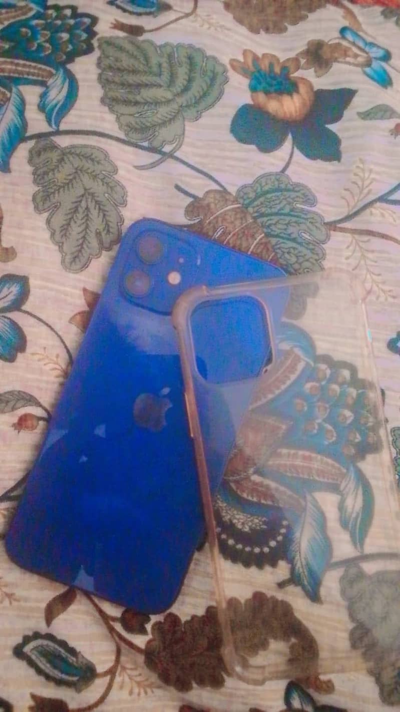 Apple iPhone 12 6