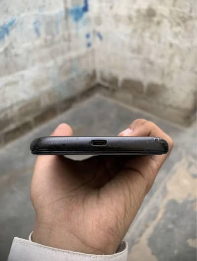 Motorola E6th generation mobile phone
