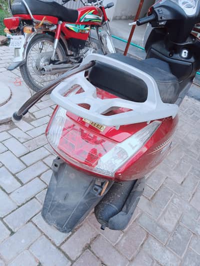 United scooty 100cc