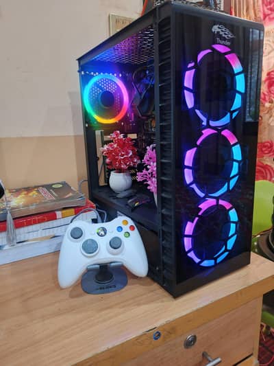 Gaming pc with thunder case