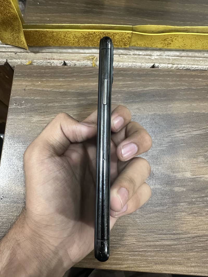 Apple iPhone 11 Pro 3