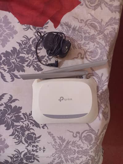 TP Link Wifi Router,&Tripod&Camera