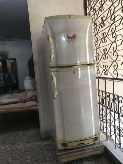 Pel refrigerator for sell, cooling khatum ho gi hy, price 17000