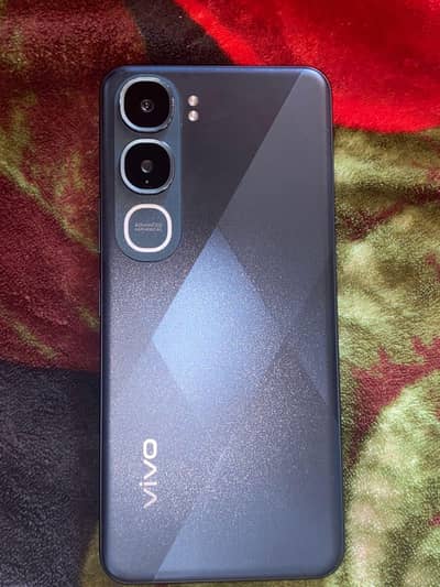 Vivo Y21D FOR SALE CONDITION 10 BY 9 ONLY BOX