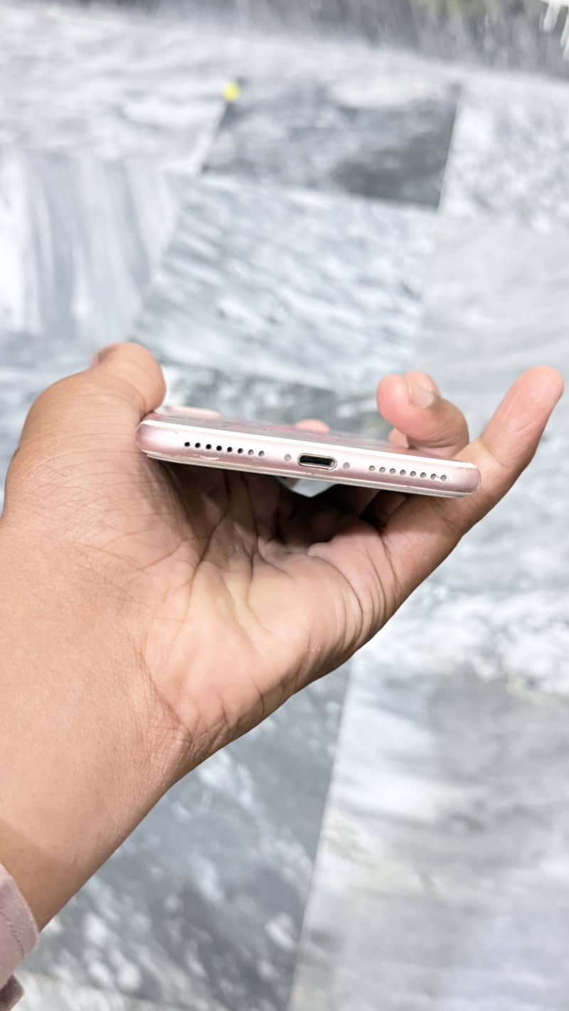 Apple iPhone 7 Plus 1
