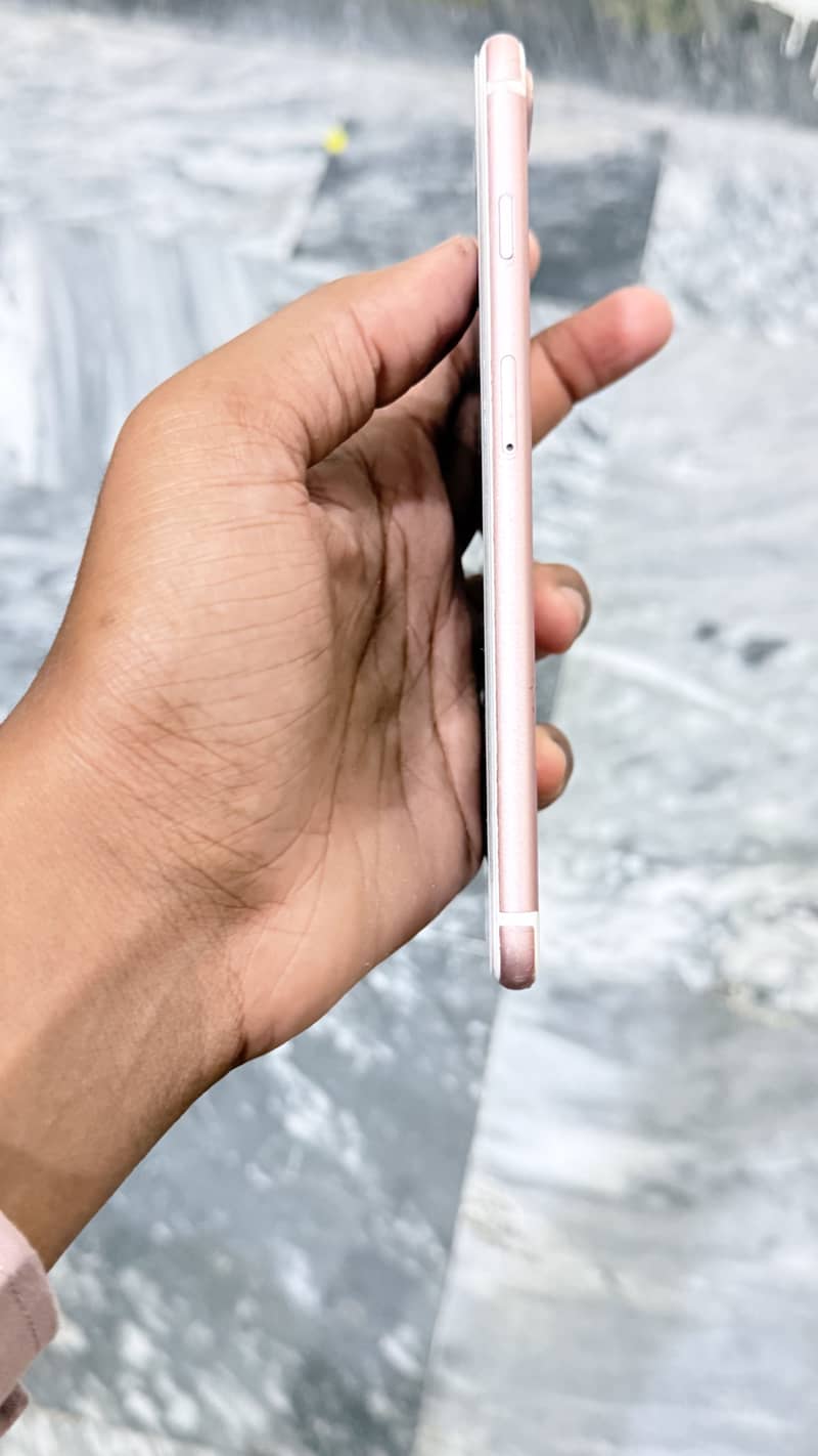 Apple iPhone 7 Plus 2