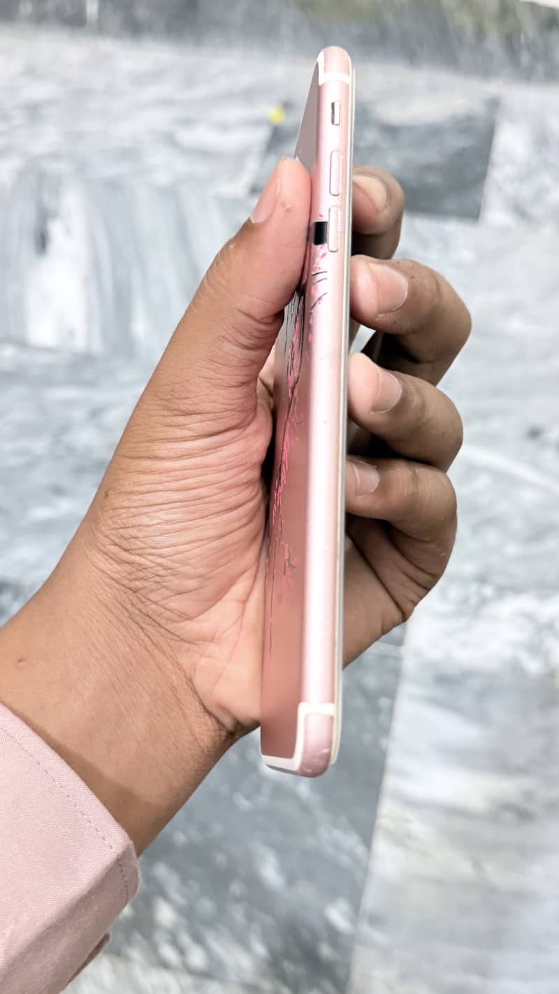 Apple iPhone 7 Plus 3