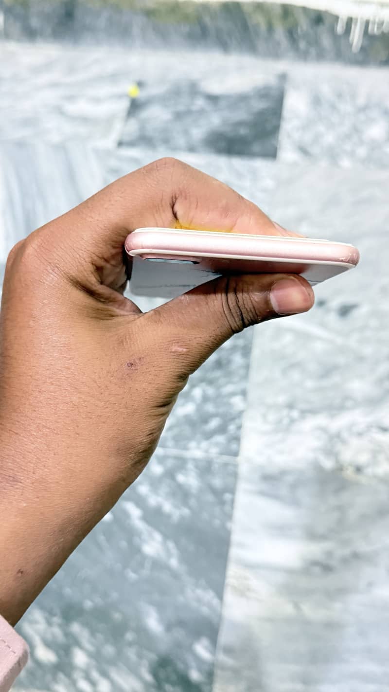 Apple iPhone 7 Plus 4