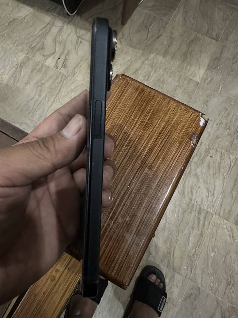 Apple iPhone 15 2
