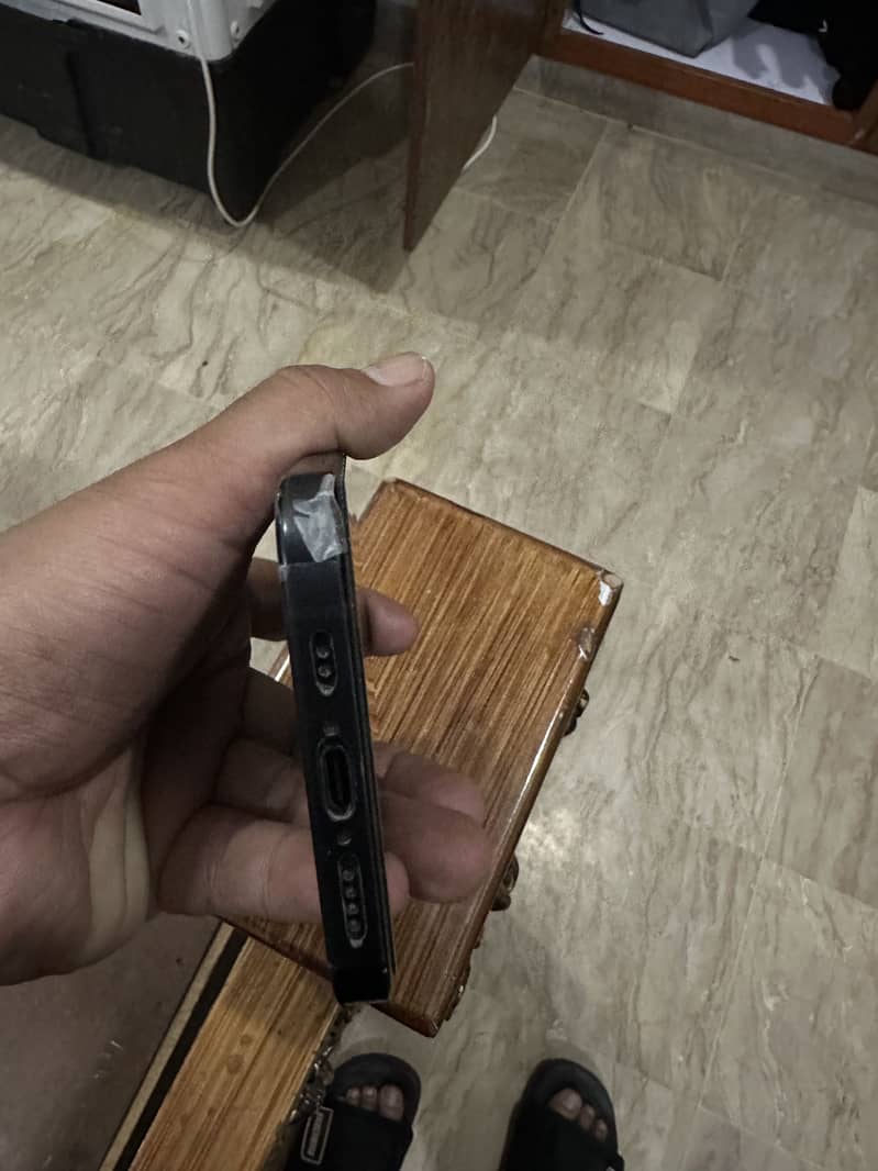 Apple iPhone 15 6