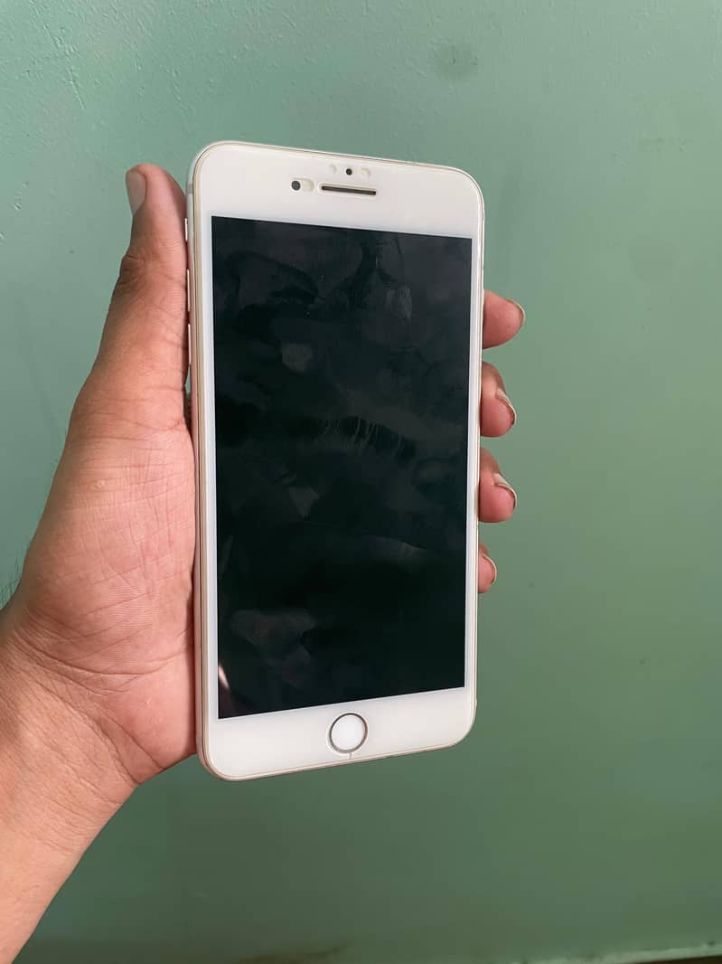 Apple iPhone 8 Plus 1