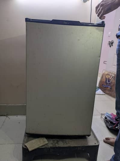 Dawlance Room fridge Model 9101