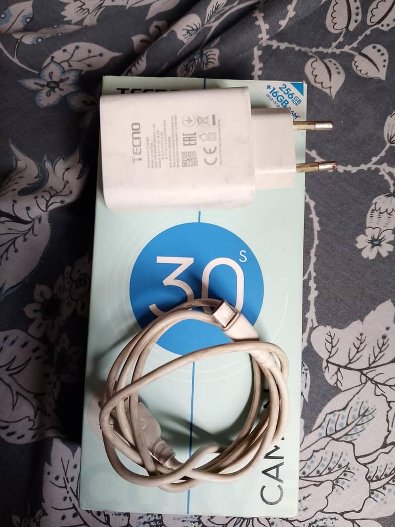 Tecno CAMON 30S 1