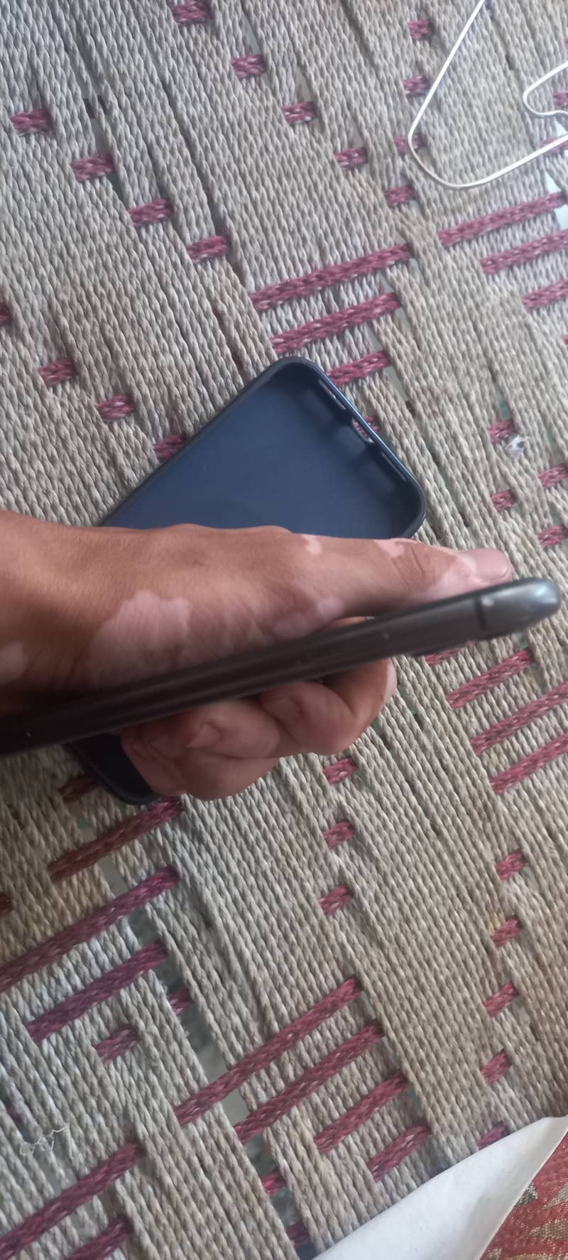Apple iPhone 11 4
