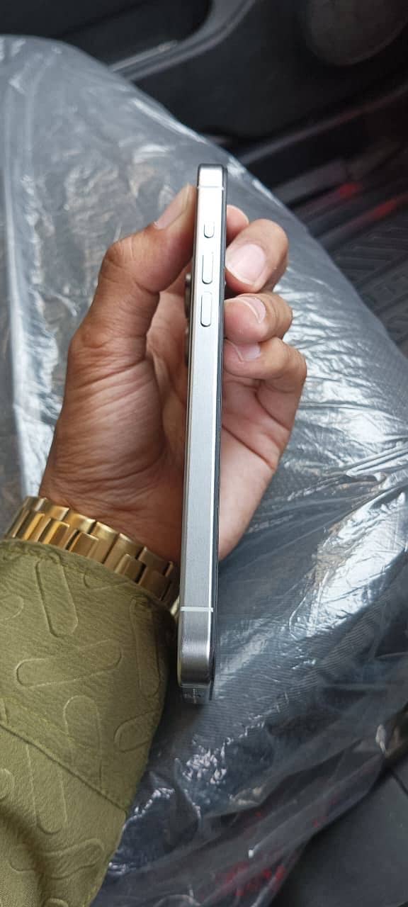 Iphone 15 pro max 5