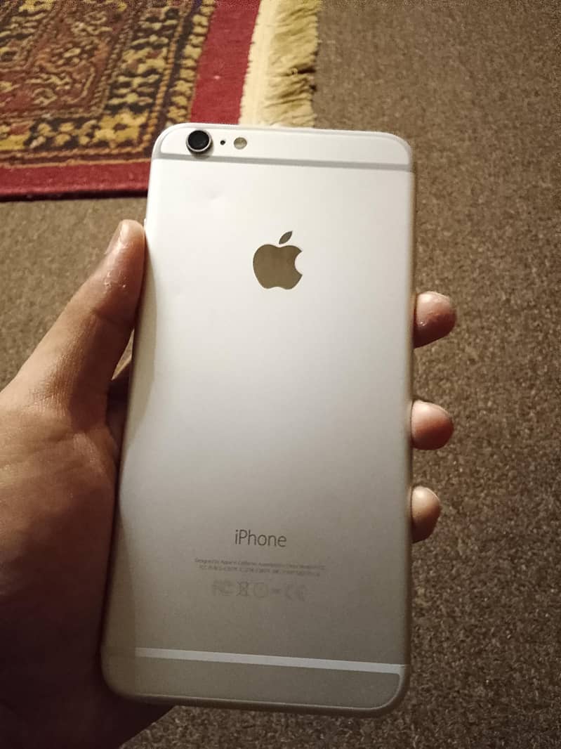 Apple iPhone 6 Plus 1