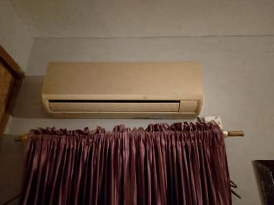 1 TON Haier Split AC slightly use