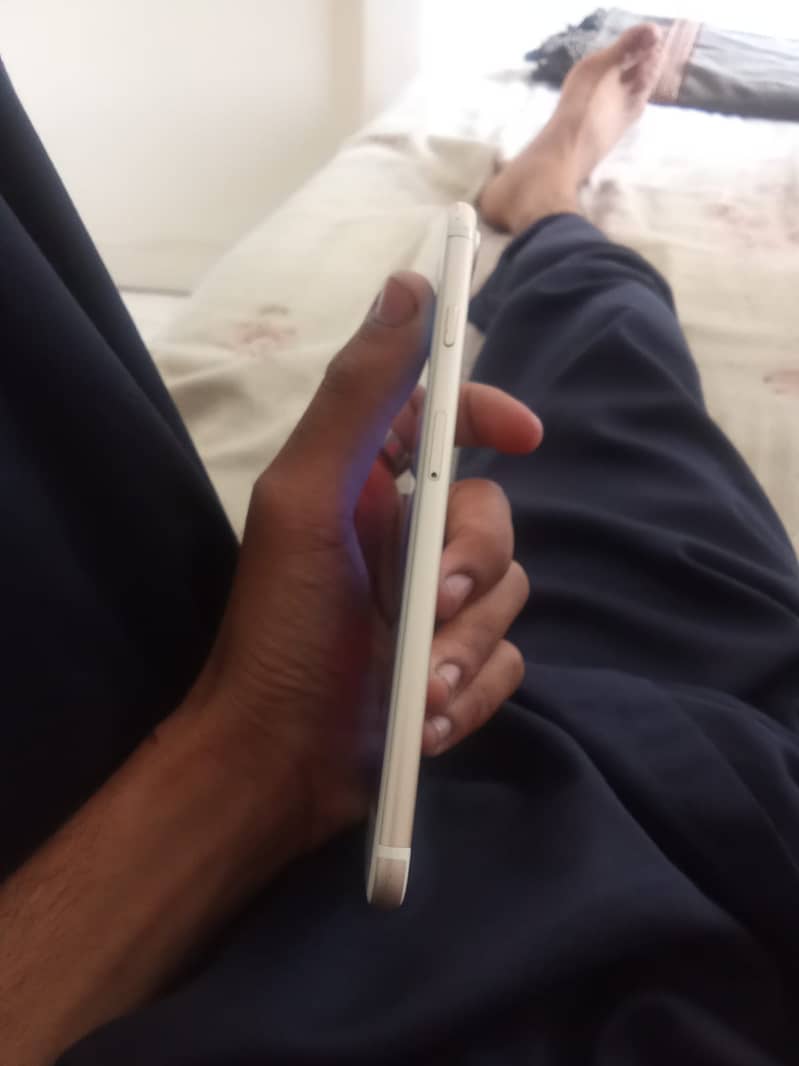 Apple iPhone 7 Plus 2