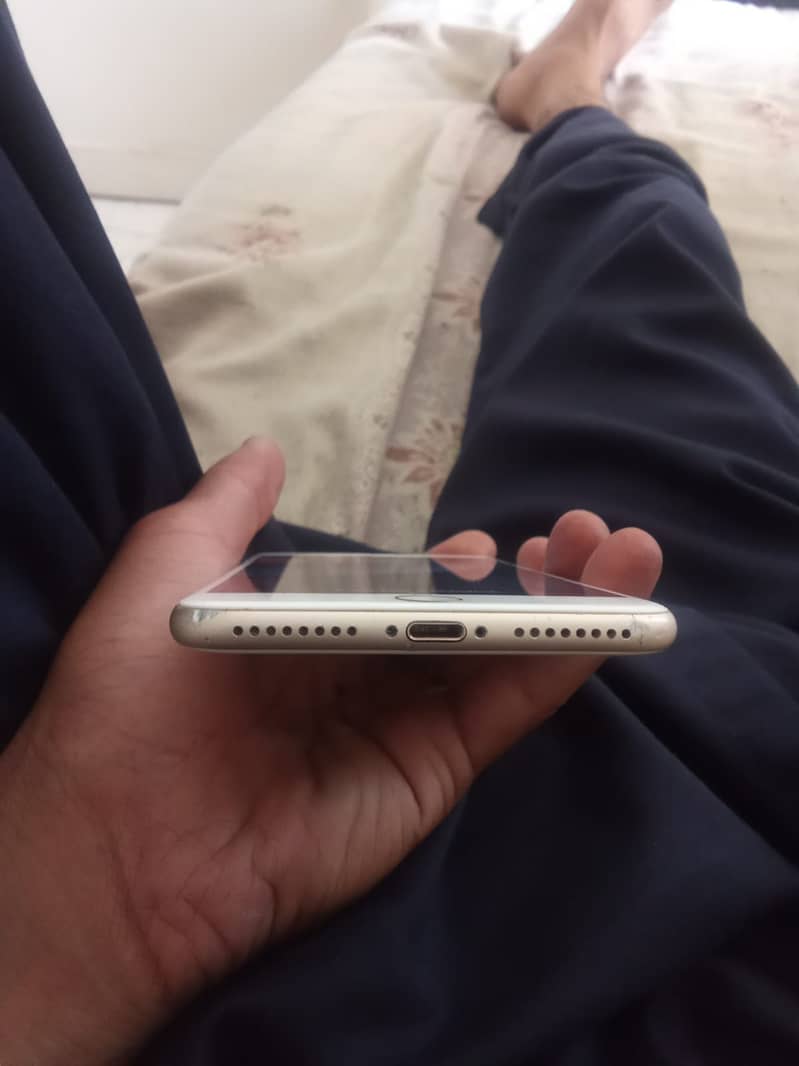 Apple iPhone 7 Plus 5