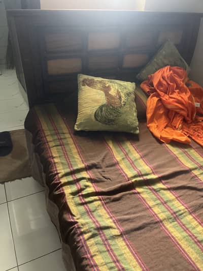 Wooden single bedset