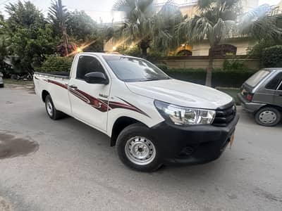 Toyota Hilux up spec single cabin 2017