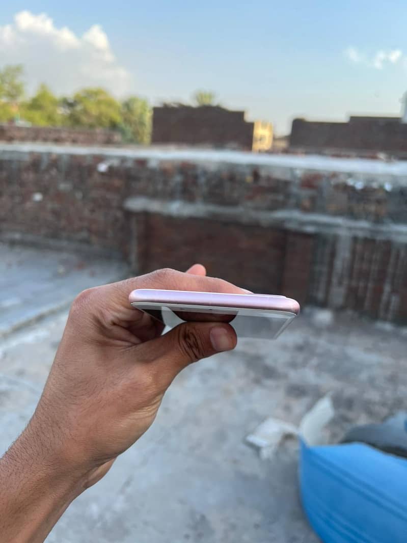 Apple iPhone 7 Plus 2