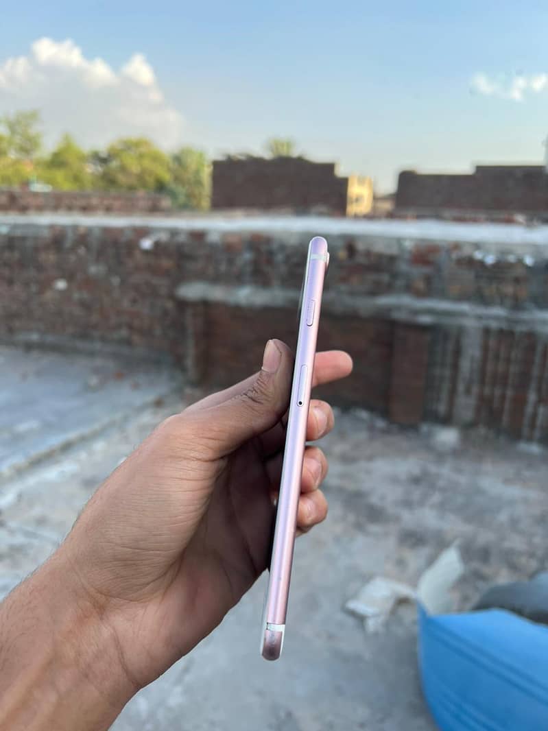 Apple iPhone 7 Plus 3