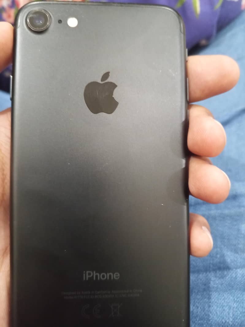 Apple iPhone 7 0