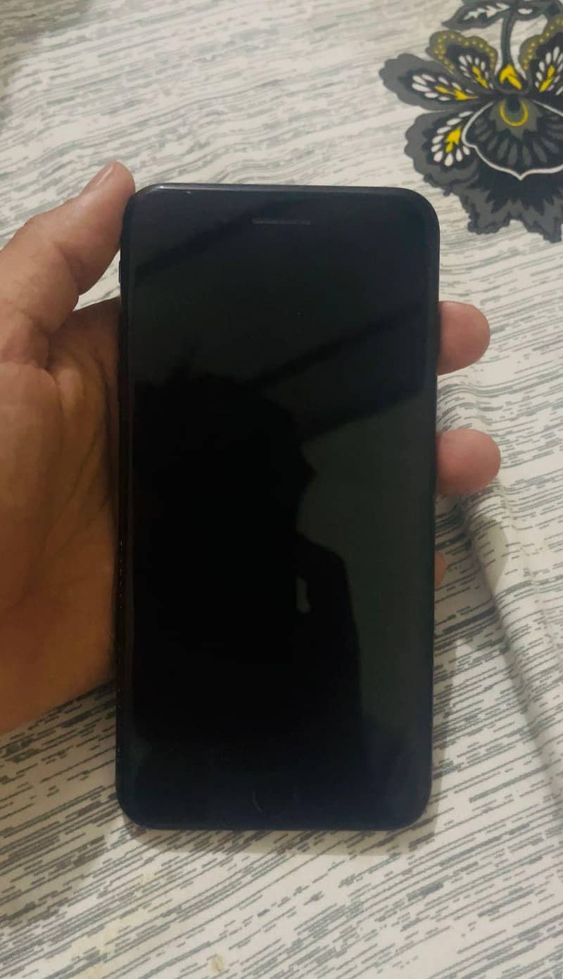 Apple iPhone 7 Plus 3