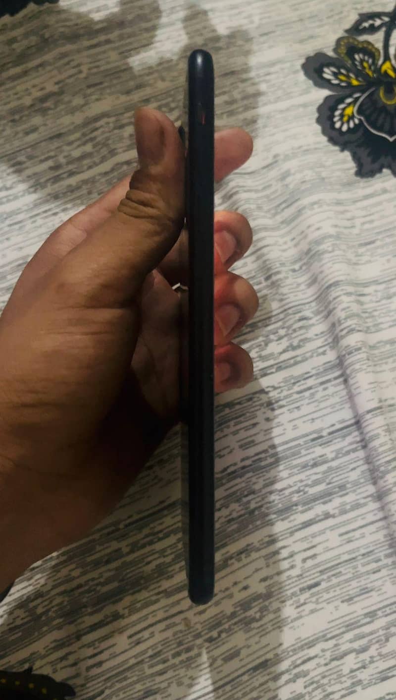 Apple iPhone 7 Plus 4