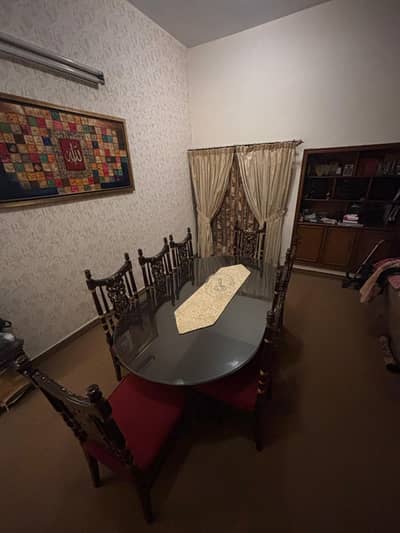 8 seater Dinning table for Sale