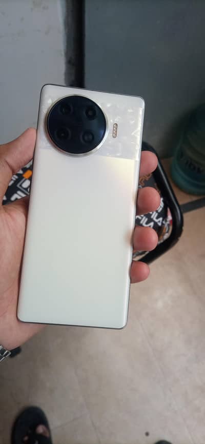 Tecno spark 20pro plus
