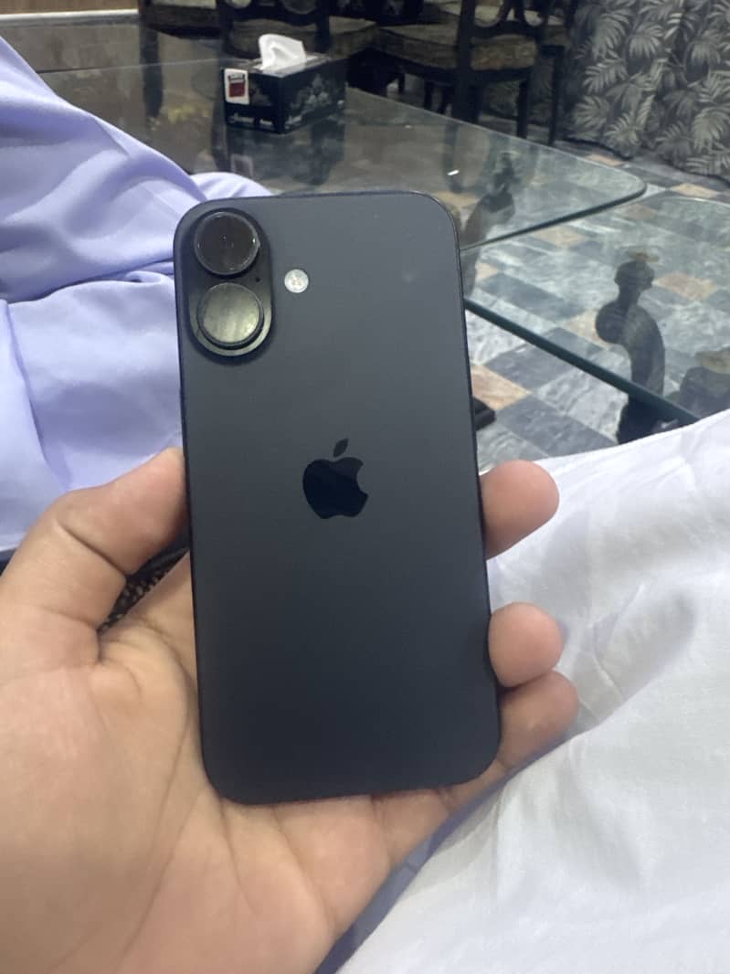 Apple iPhone 16 0
