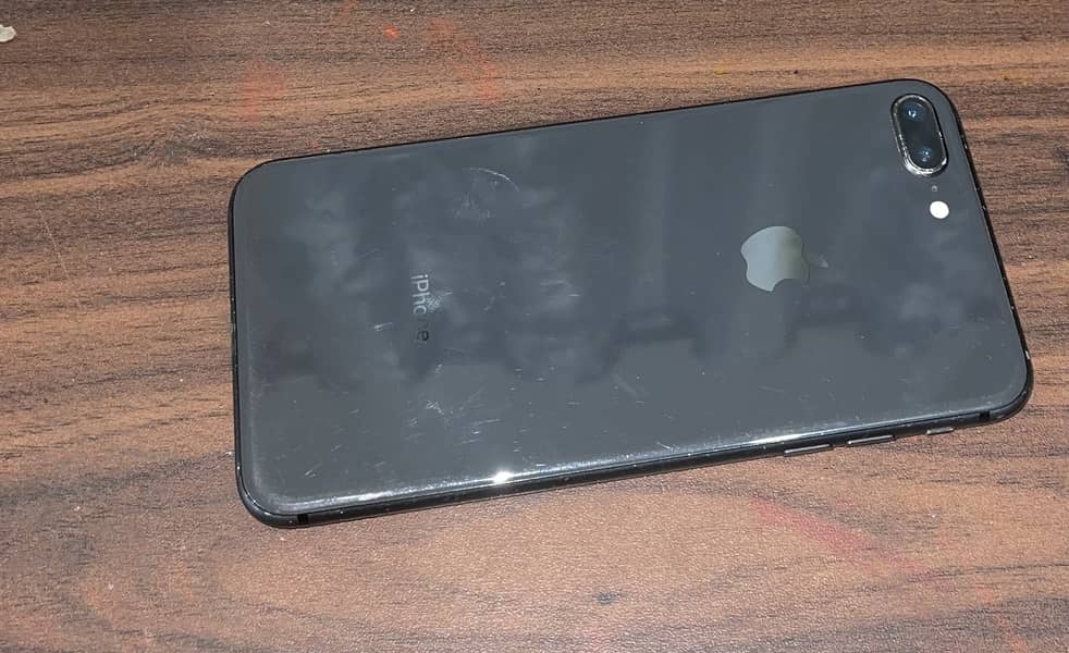 Apple iPhone 8 Plus 0