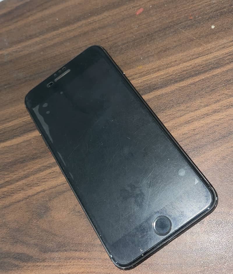 Apple iPhone 8 Plus 1