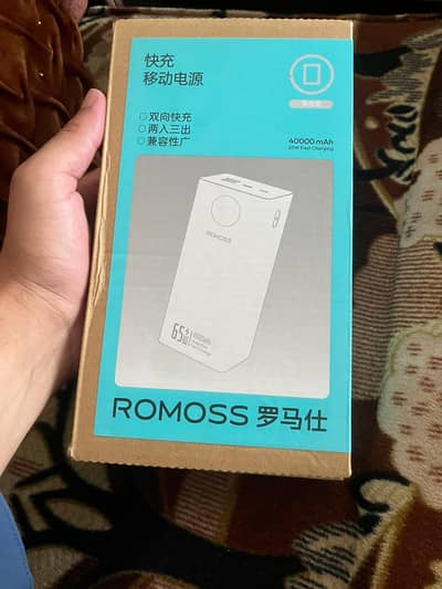 Romoss 40000mah powerbank urgent  00mah One time use 10/10 condition 4