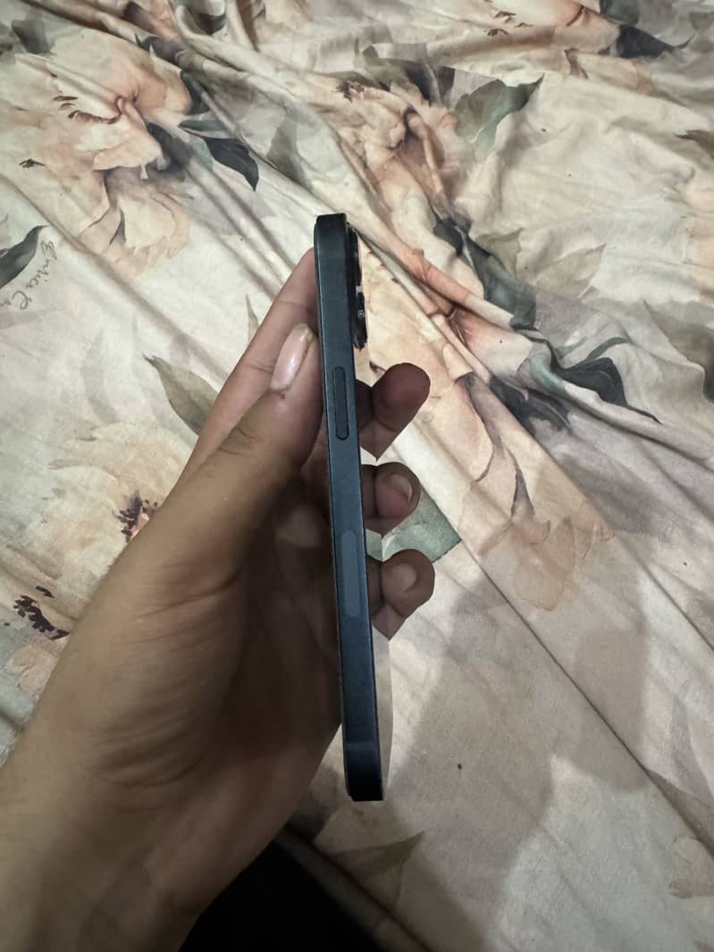 Apple iPhone 13 3