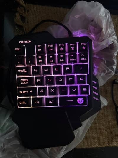 Fantech gaming key pad small size