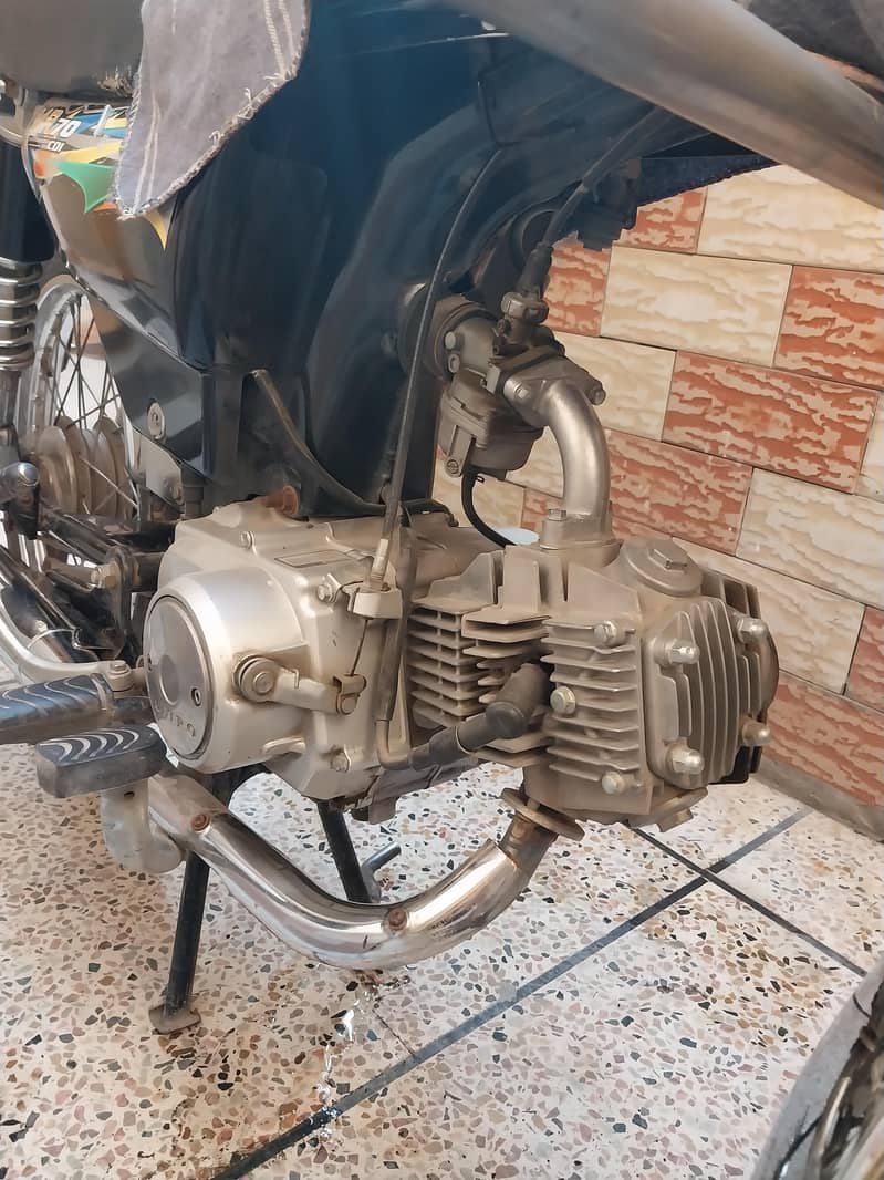 Engine good tyre ok 4