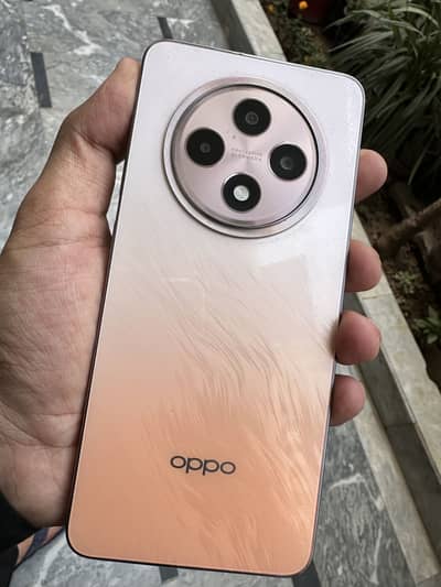 OPPO Reno12 F