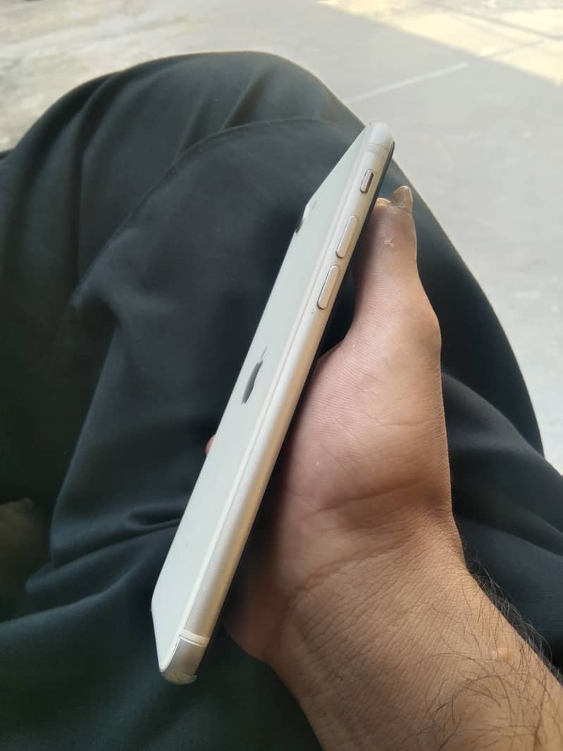 Apple iPhone SE 4