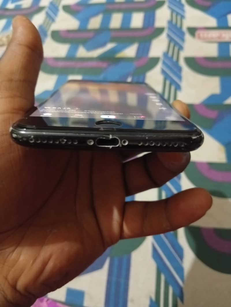 Apple iPhone 7 Plus 3