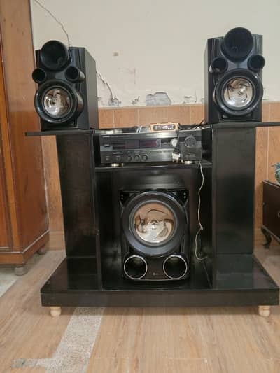 BRANDED LG SPEAKERS WITH LG SUBWOOFER FOR SALE.